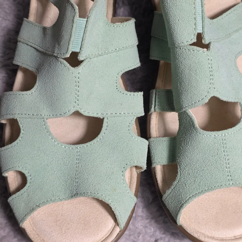 Skechers Wedge Sandals Mint Green Leather‎ Memory Foam Women 9.5 NEW